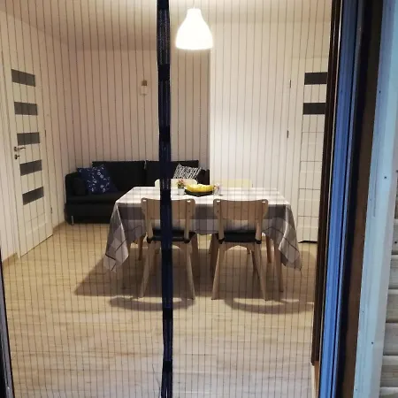 Orman Evi Nad Jeziorem Kamienica Krolewska