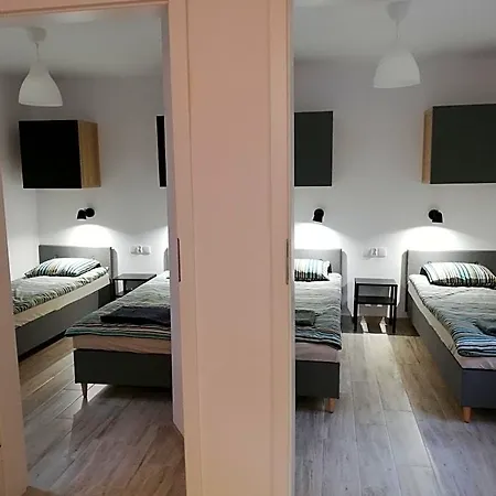 Nad Jeziorem 7 *